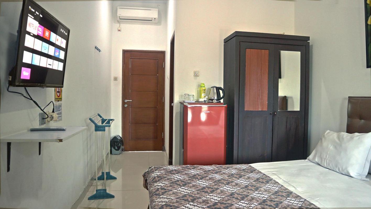 Andelis Homestay Yogyakarta Exterior photo